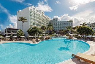 Ferien im Sonesta Maho Beach Resort & Casino St. Maarten - hier günstig online buchen