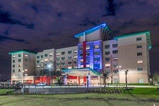 Ferien im Holiday Inn Express & Suites Orlando At Seaworld - hier günstig online buchen