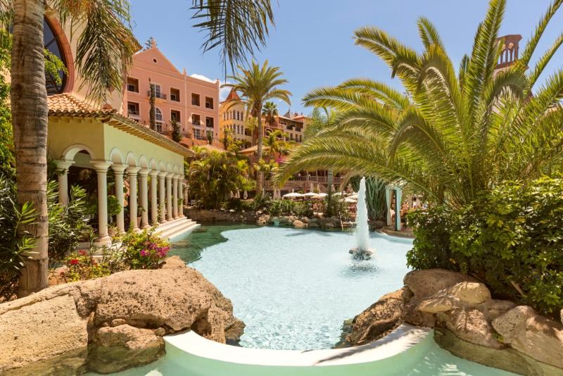 Ferien im Bahia del Duque Hotel - hier günstig online buchen