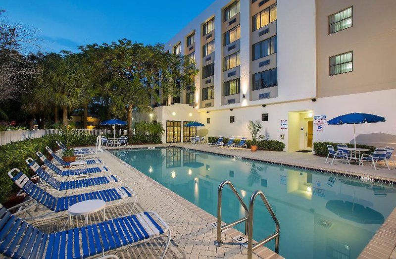 Ferien im Holiday Inn Express & Suites Ft. Lauderdale-Plantation - hier günstig online buchen