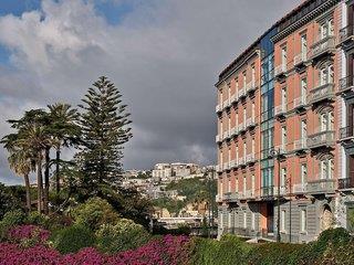 Ferien im The Britannique Naples, Curio Collection by Hilton - hier günstig online buchen