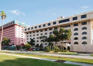 Ferien im Clarion Inn & Suites Miami Airport - hier günstig online buchen