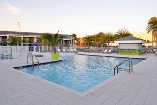 Ferien im Clarion Inn & Suites Across From Universal Orlando Resort Hotel - hier günstig online buchen